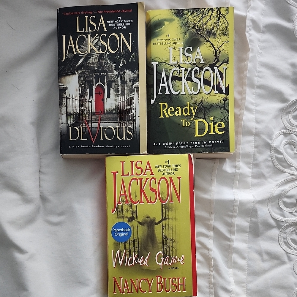 LISA JACKSON New York Times Best Selling Aurthor 3‎ Book Collection